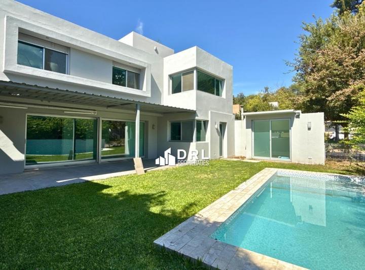 Casa · 200m² · 6 Ambientes · 1 Cochera