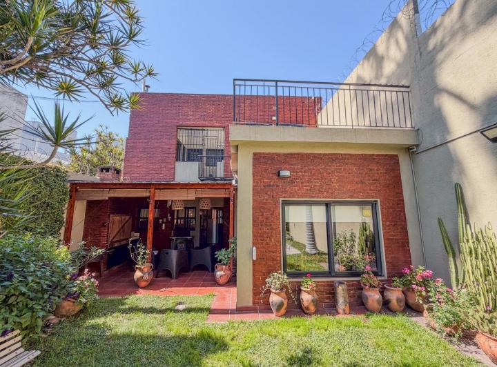 Casa · 223m² · 5 Ambientes · 1 Cochera