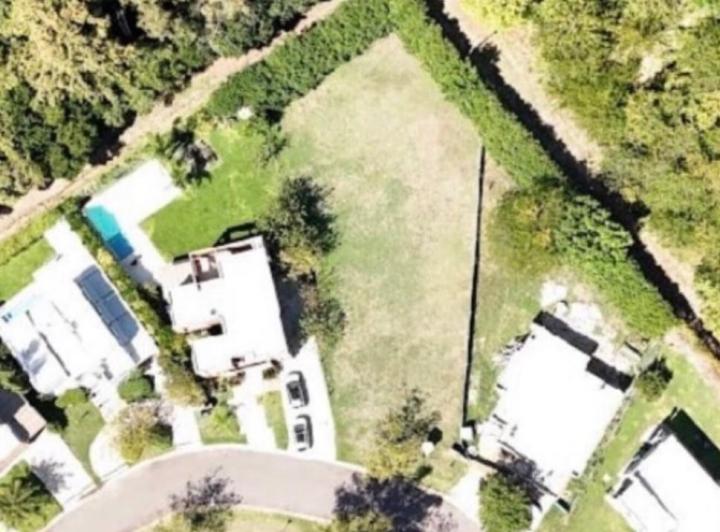 Terreno · 1100m²