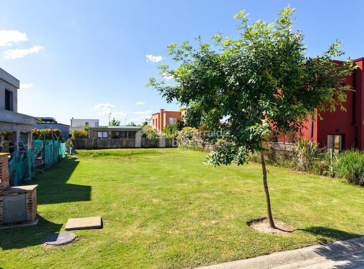 Terreno · 400m²