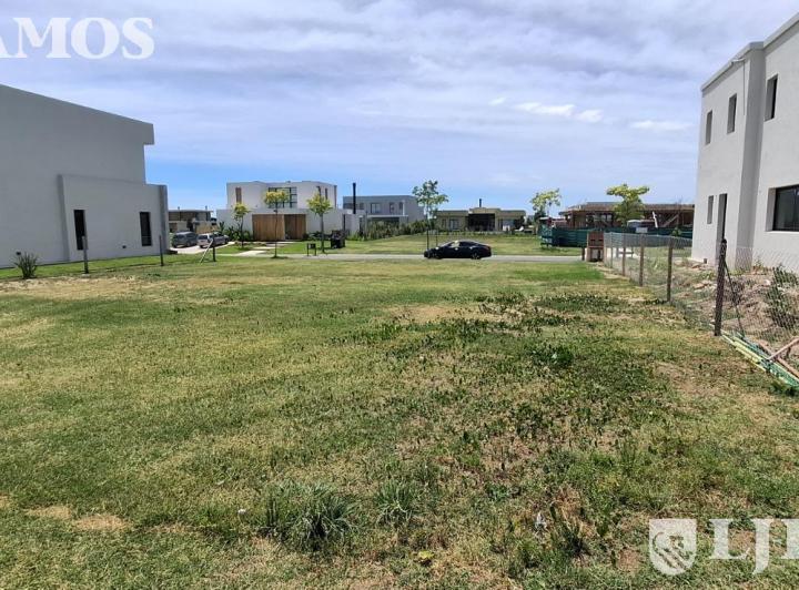 Terreno · 600m²