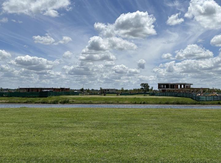 Terreno · 917m²