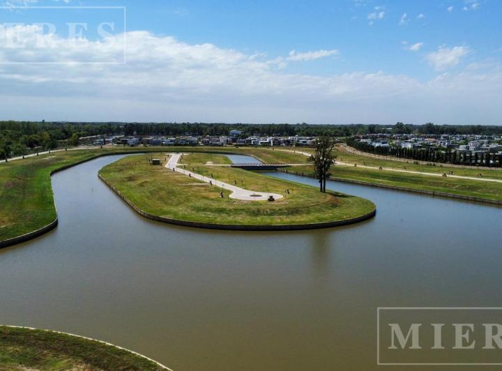 Terreno · 756m²