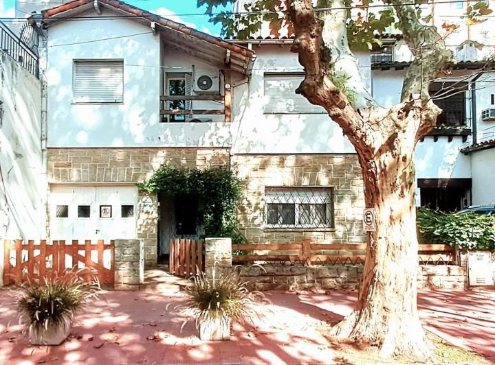 Local comercial · 213m² · 6 Ambientes · 1 Cochera