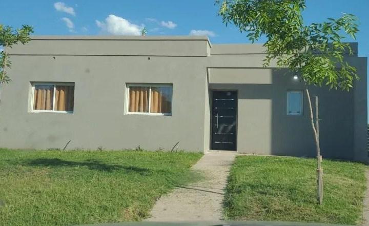 Casa · 140m² · 4 Ambientes · 3 Cocheras