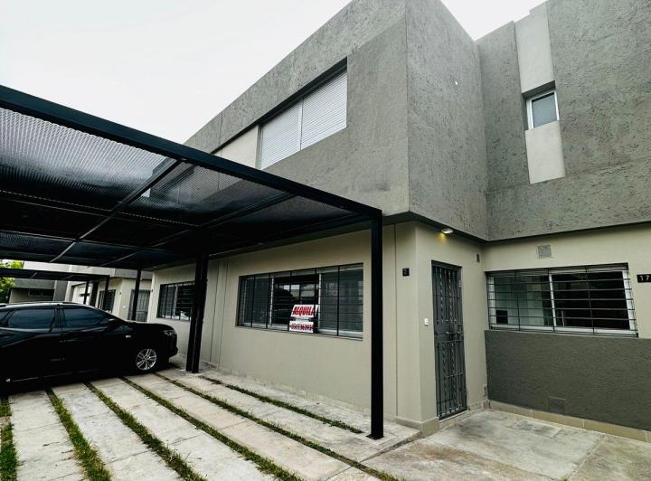 Casa · 180m² · 6 Ambientes · 2 Cocheras