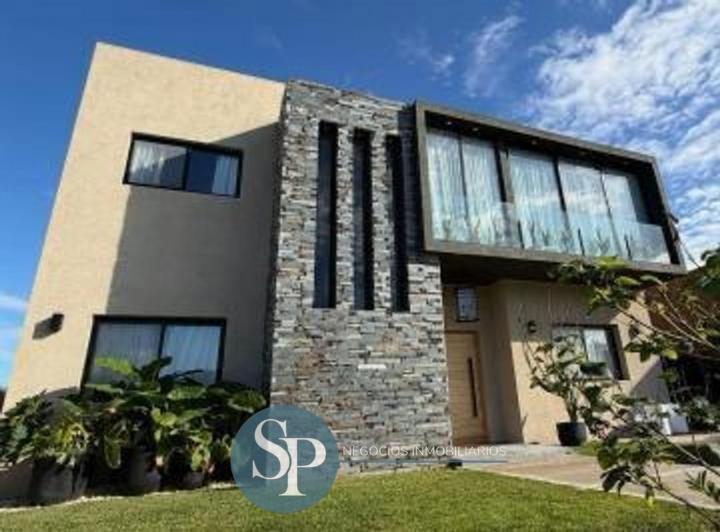 Casa · 265m² · 1 Ambiente