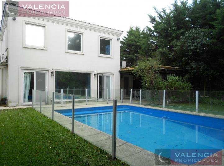Casa · 320m² · 7 Ambientes · 1 Cochera
