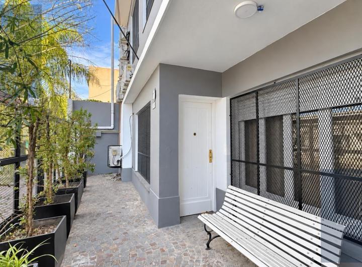 Oficina comercial · 377m²