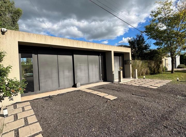 Casa · 116m² · 4 Cocheras