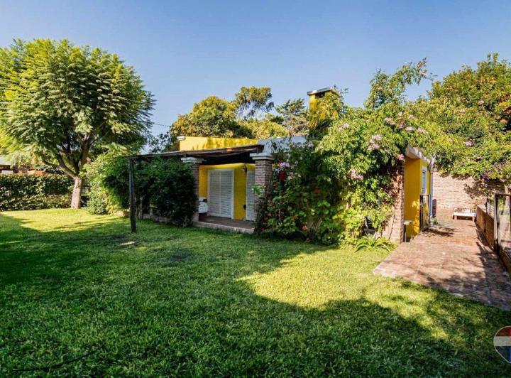 Casa · 87m² · 3 Ambientes · 2 Cocheras