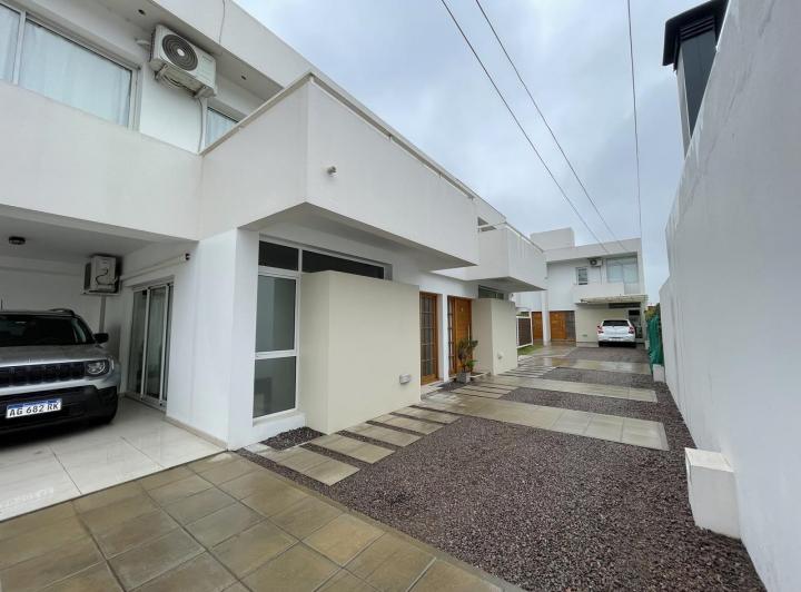 Casa · 80m² · 3 Ambientes · 1 Cochera