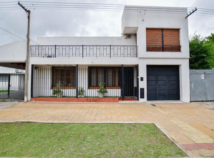 Casa · 150m² · 5 Ambientes · 1 Cochera