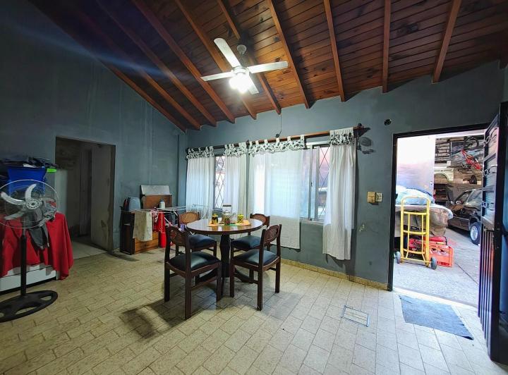 Casa · 40m² · 3 Ambientes · 3 Cocheras