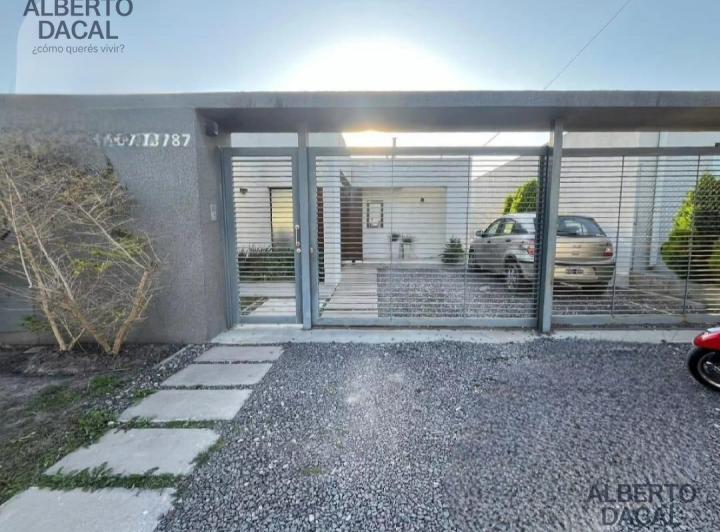 Casa · 105m² · 3 Ambientes · 2 Cocheras