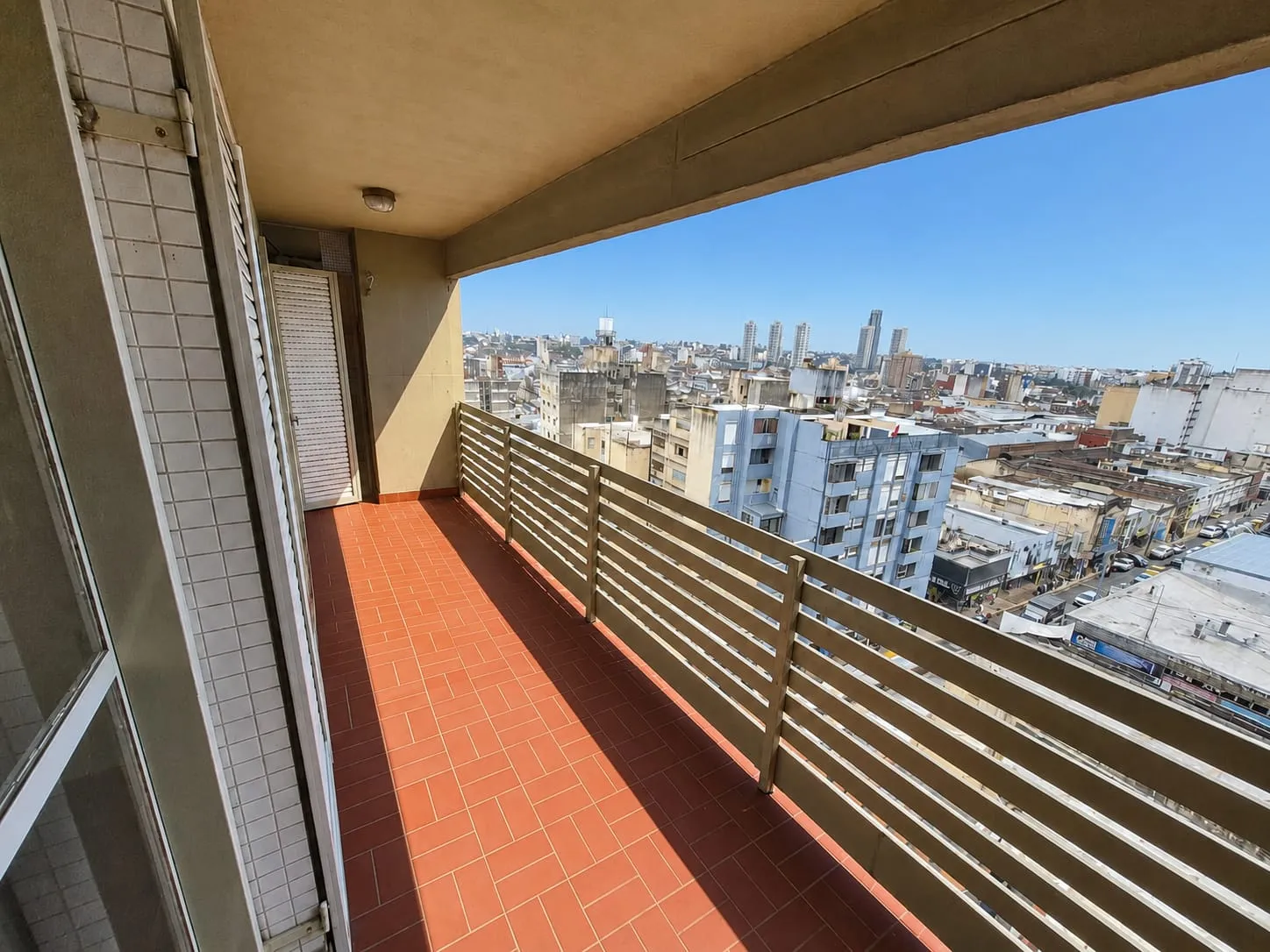 CENTRO - Santa Rosa 31 - Impecable!!! 1 dorm Gran Balcón