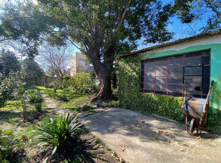 Casa · 196m² · 8 Ambientes · 1 Cochera