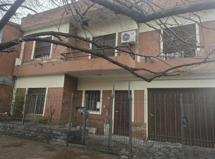 Casa · 150m² · 4 Ambientes · 1 Cochera