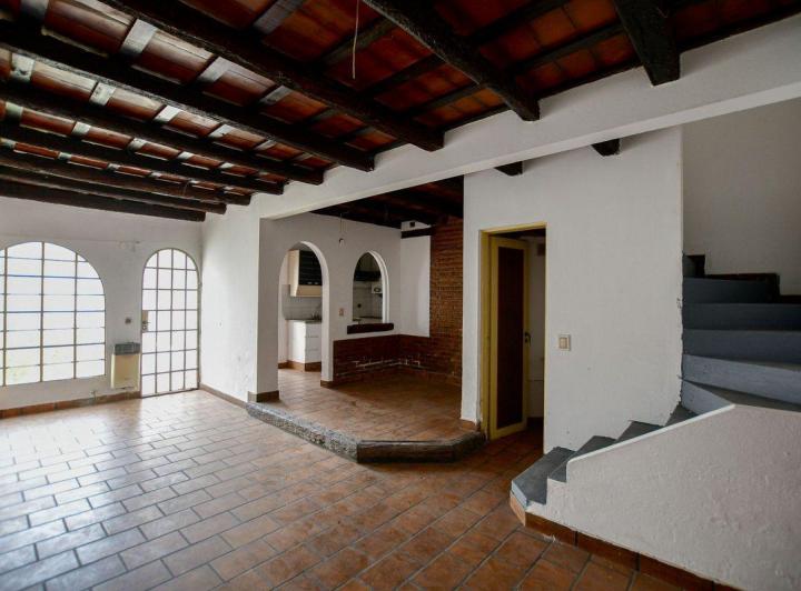 Casa · 108m² · 6 Ambientes · 1 Cochera