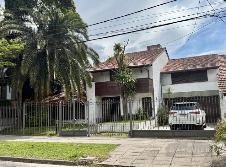 Casa · 352m² · 6 Ambientes · 3 Cocheras