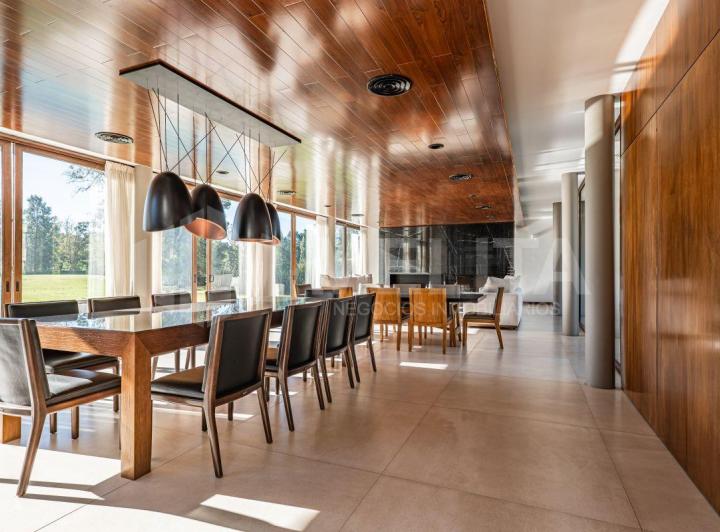 Casa · 1000m² · 6 Ambientes