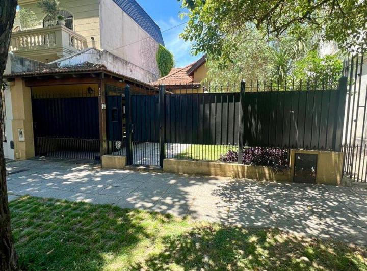 Casa · 205m² · 5 Ambientes · 1 Cochera