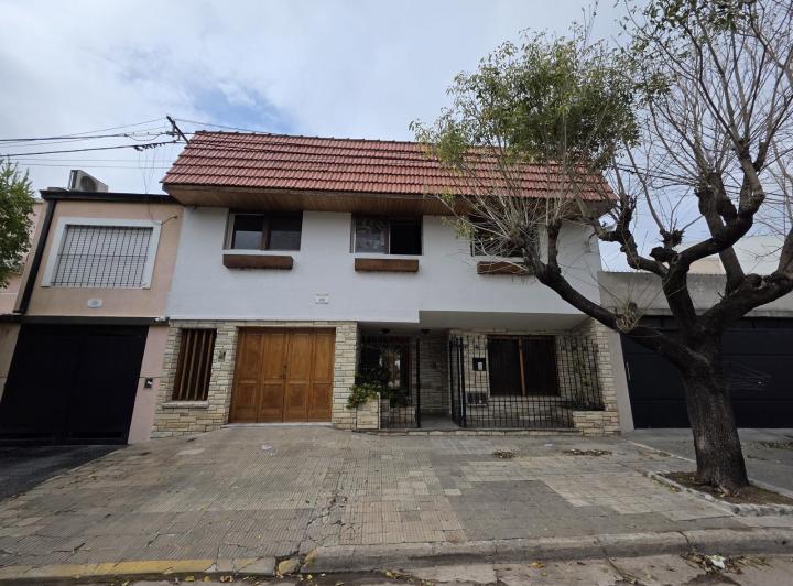 Casa · 192m² · 5 Ambientes · 1 Cochera