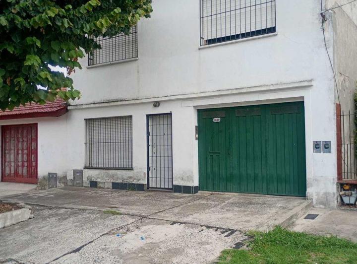 Casa · 239m² · 7 Ambientes · 1 Cochera