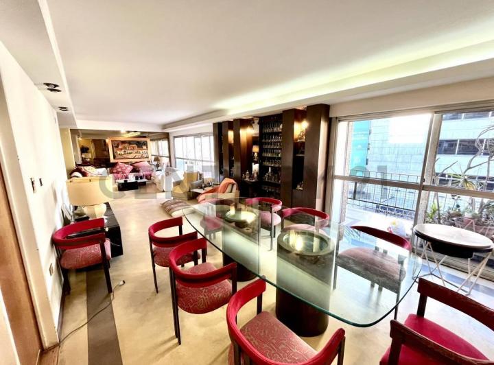 Departamento · 220m² · 8 Ambientes · 2 Cocheras