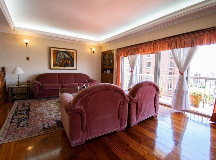 Departamento · 225m² · 6 Ambientes · 1 Cochera