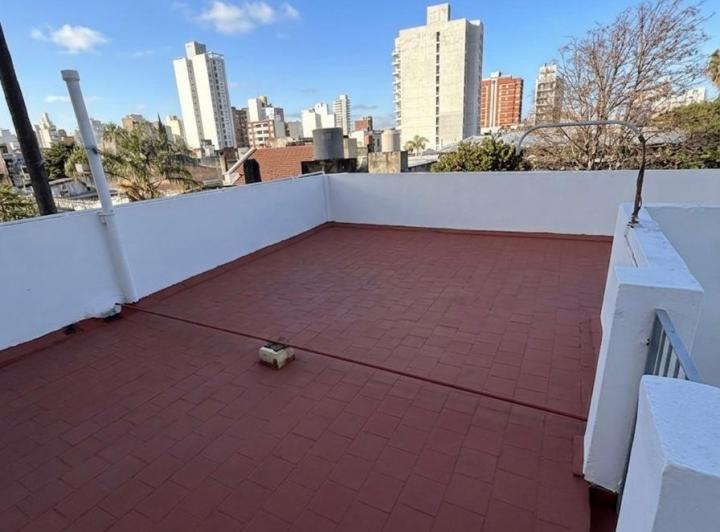 Departamento · 80m² · 6 Ambientes