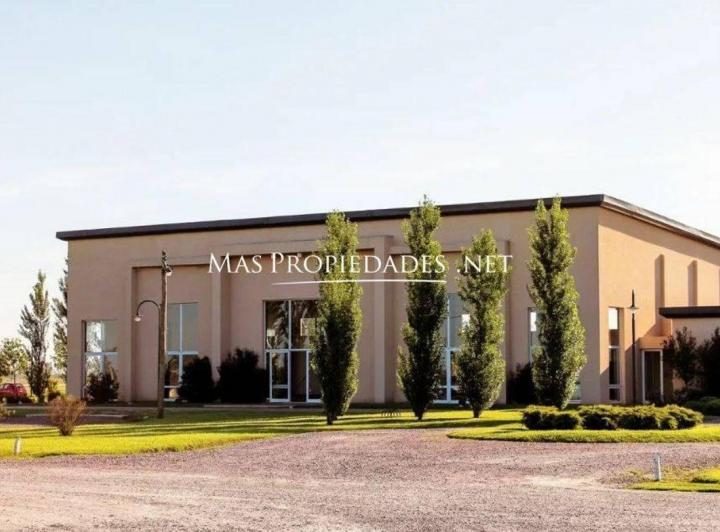 Terreno · 2300m²