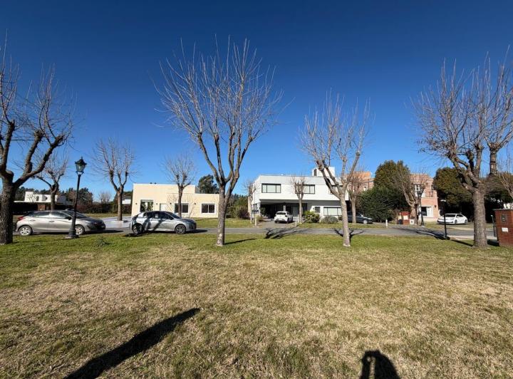 Terreno · 798m²