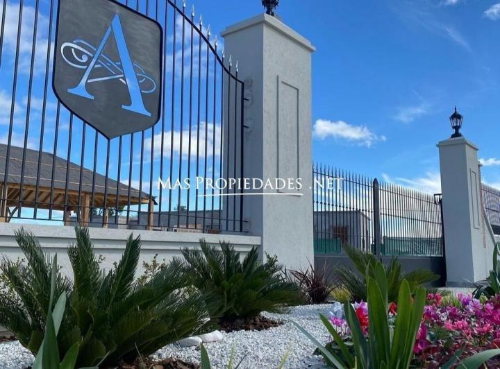 Terreno · 707m²