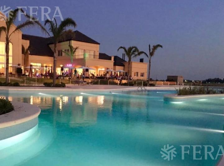 Terreno · 820m²