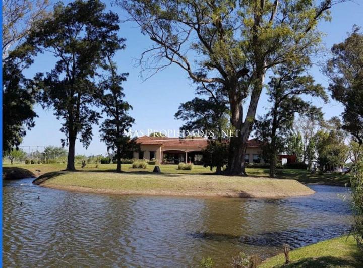 Terreno · 820m²
