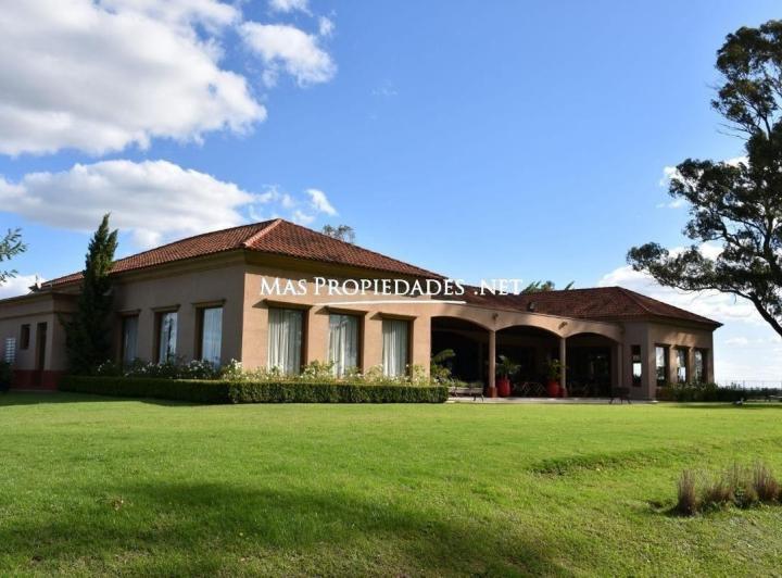 Terreno · 806m²