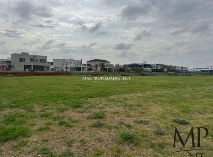 Terreno · 630m²