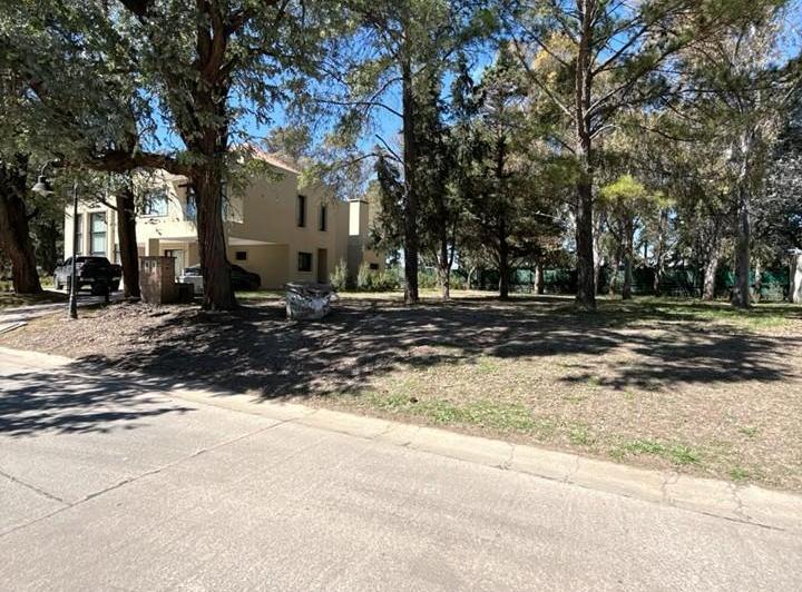 Terreno · 900m²