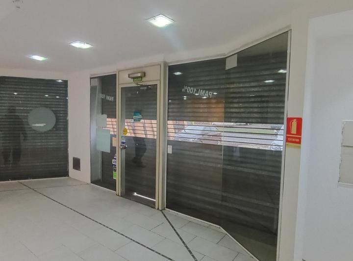 Local comercial · 198m² · 7 Ambientes · 3 Cocheras