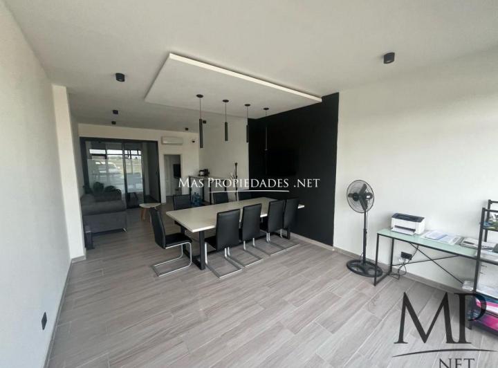 Oficina comercial · 50m² · 2 Ambientes · 2 Cocheras