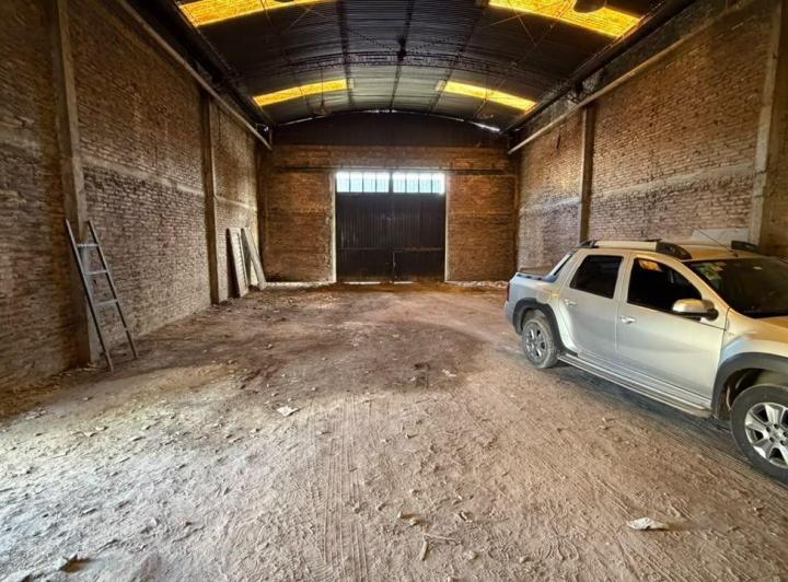 Bodega-Galpón · 250m²
