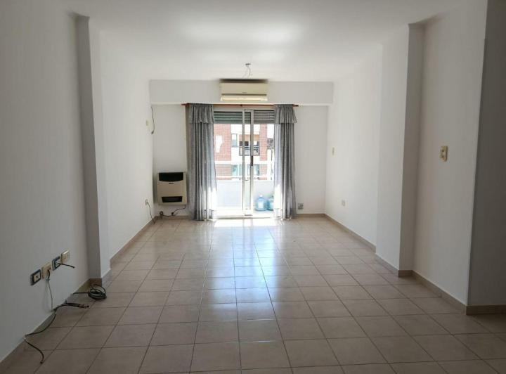 Departamento · 80m² · 4 Ambientes · 1 Cochera