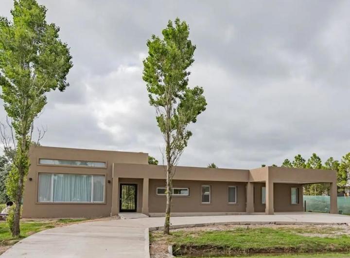 Casa · 160m² · 6 Ambientes · 1 Cochera