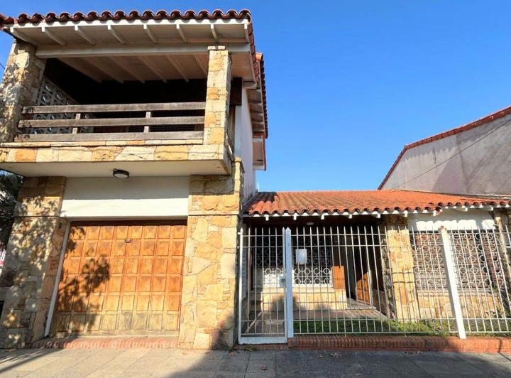 Casa · 170m² · 5 Ambientes · 1 Cochera