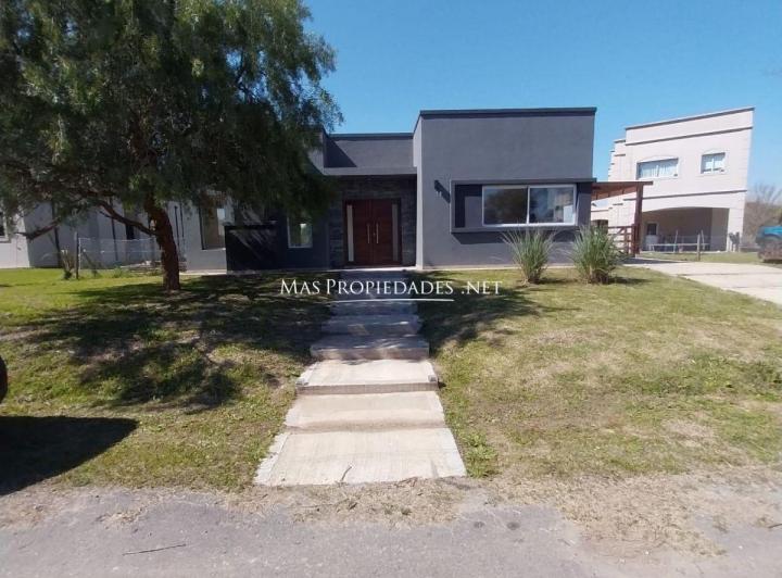 Casa · 145m² · 4 Ambientes · 2 Cocheras