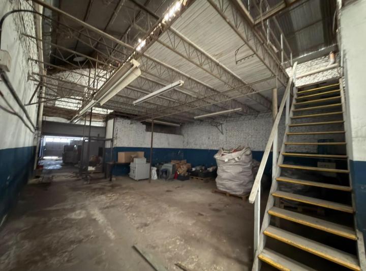 Bodega-Galpón · 550m² · 3 Ambientes · 3 Cocheras