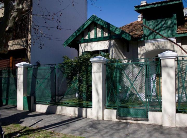 Casa · 210m² · 7 Ambientes · 1 Cochera