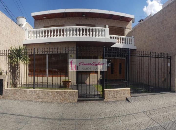 Casa · 250m² · 4 Ambientes