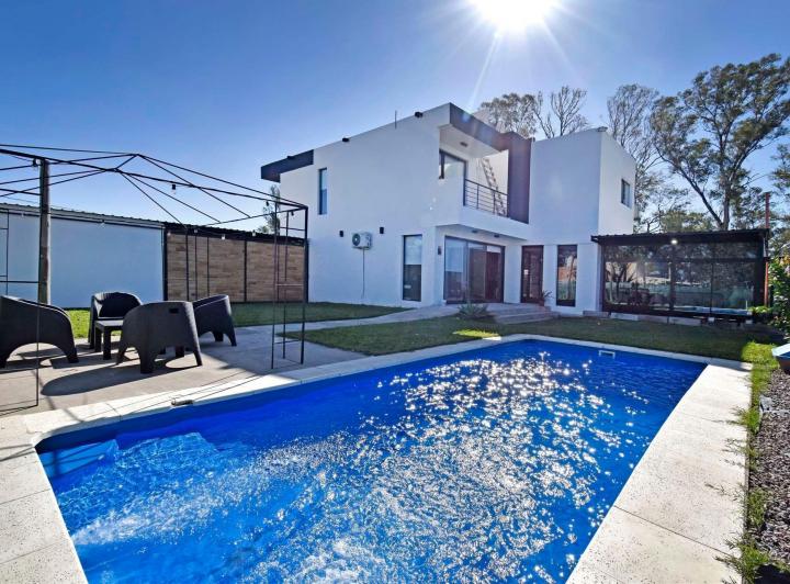 Casa · 293m² · 5 Ambientes · 3 Cocheras